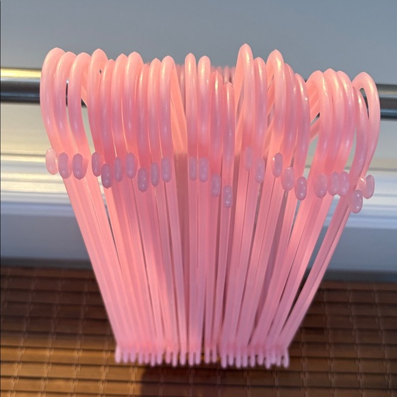 Kids Pink Hangers Set of 27 - Picture 4 of 6